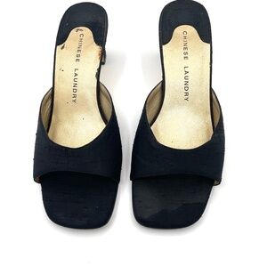 Black Chinese Laundry Chunky 2 1/2” Heels size 8M